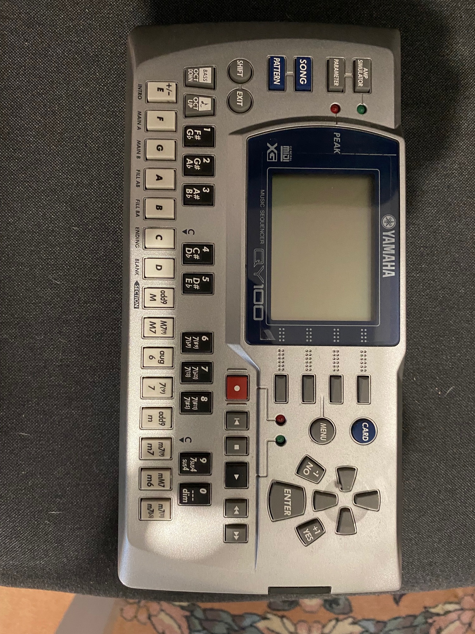 QY100 Yamaha QY100 Audiofanzine