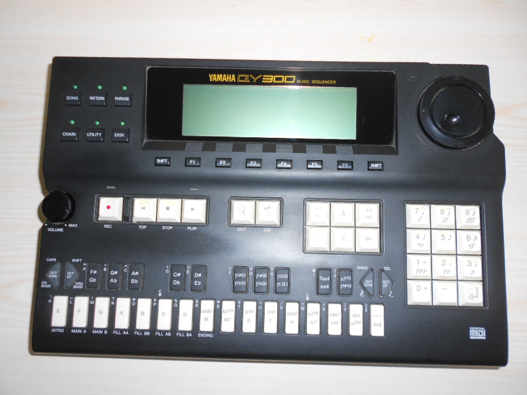 QY300 - Yamaha QY300 - Audiofanzine
