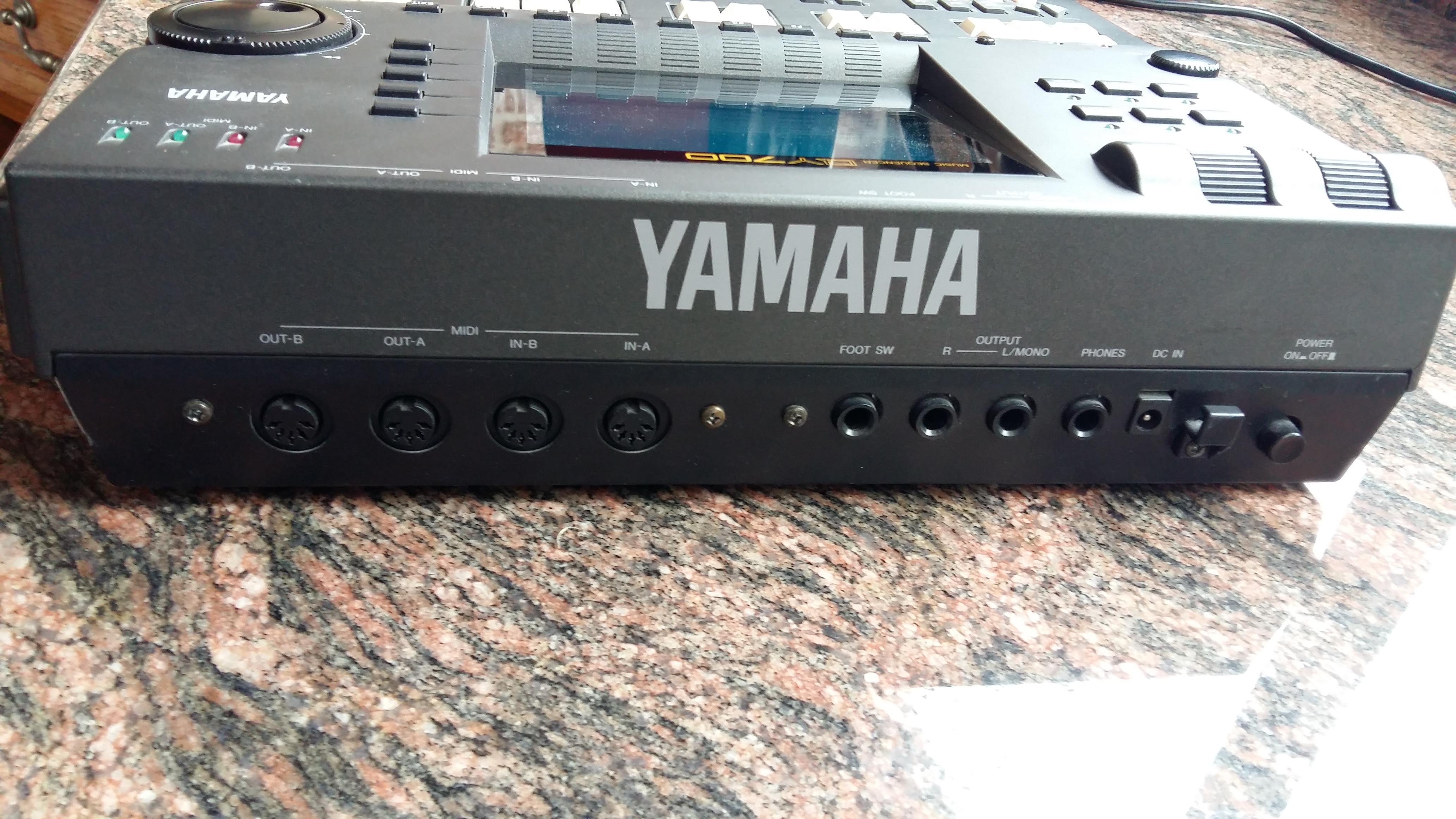 Yamaha QY700 image (1702605) Audiofanzine