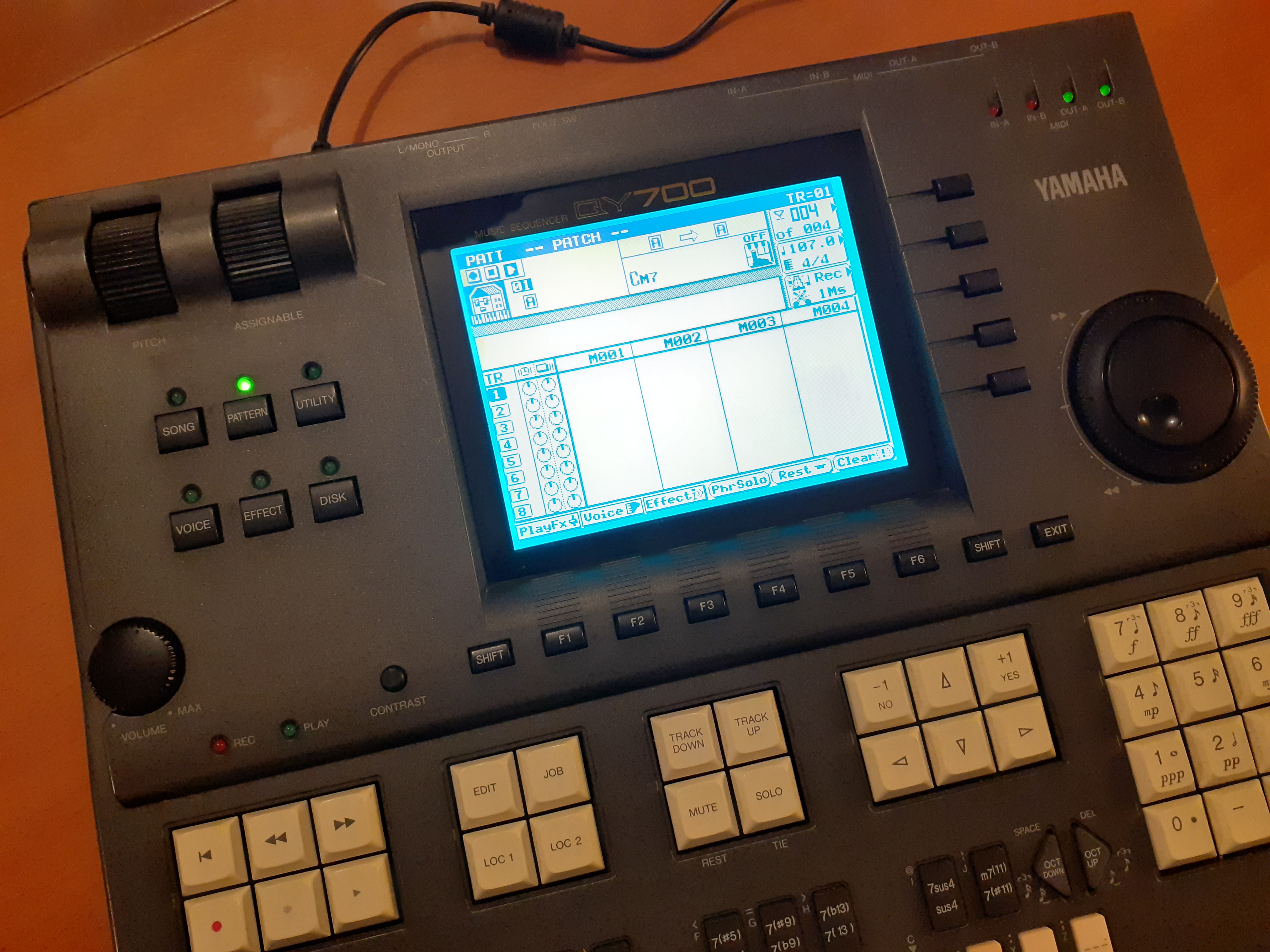 QY700 Yamaha QY700 Audiofanzine