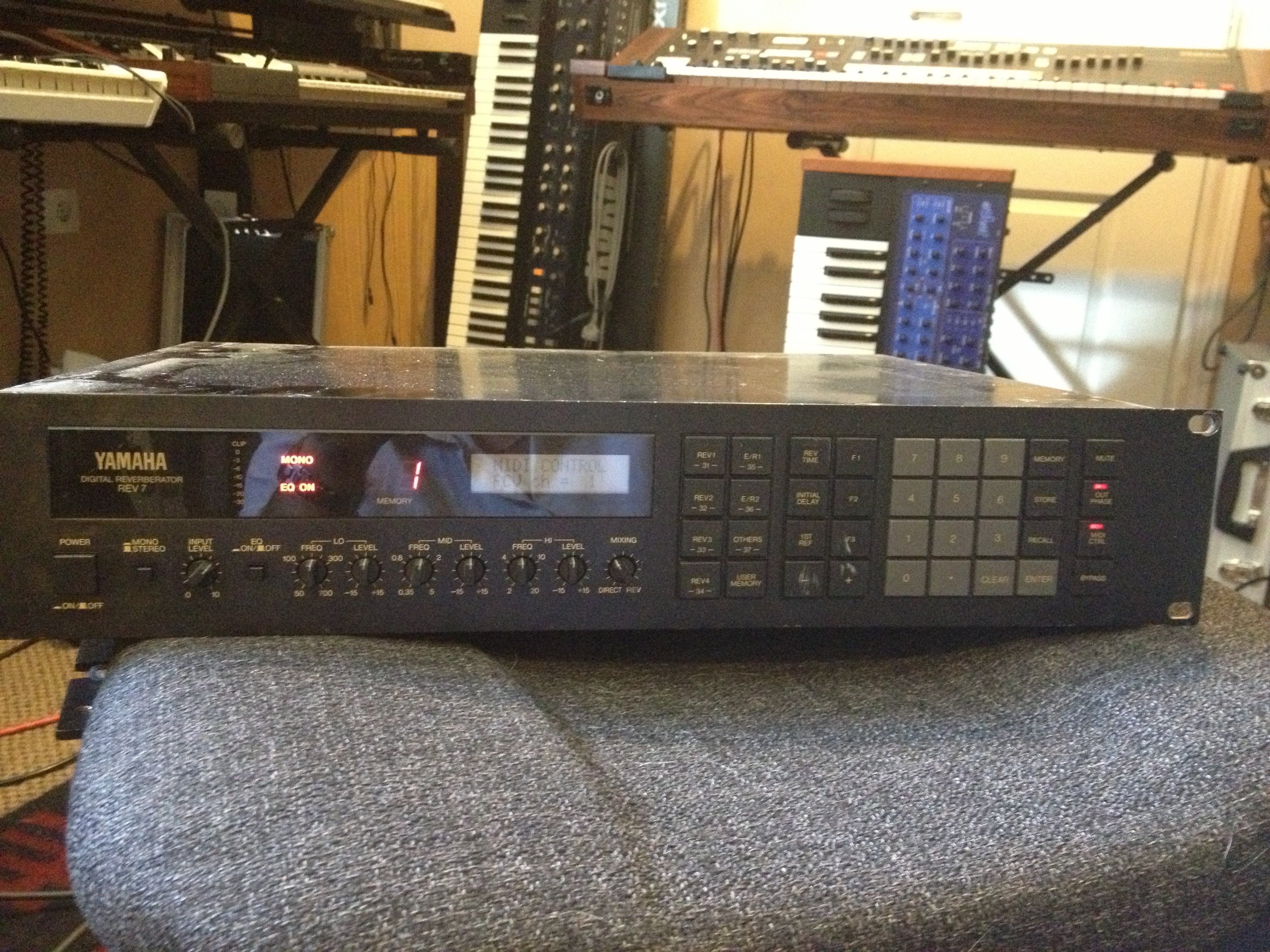 Photo Yamaha REV7 Yamaha REV7 (68796) (654573) Audiofanzine