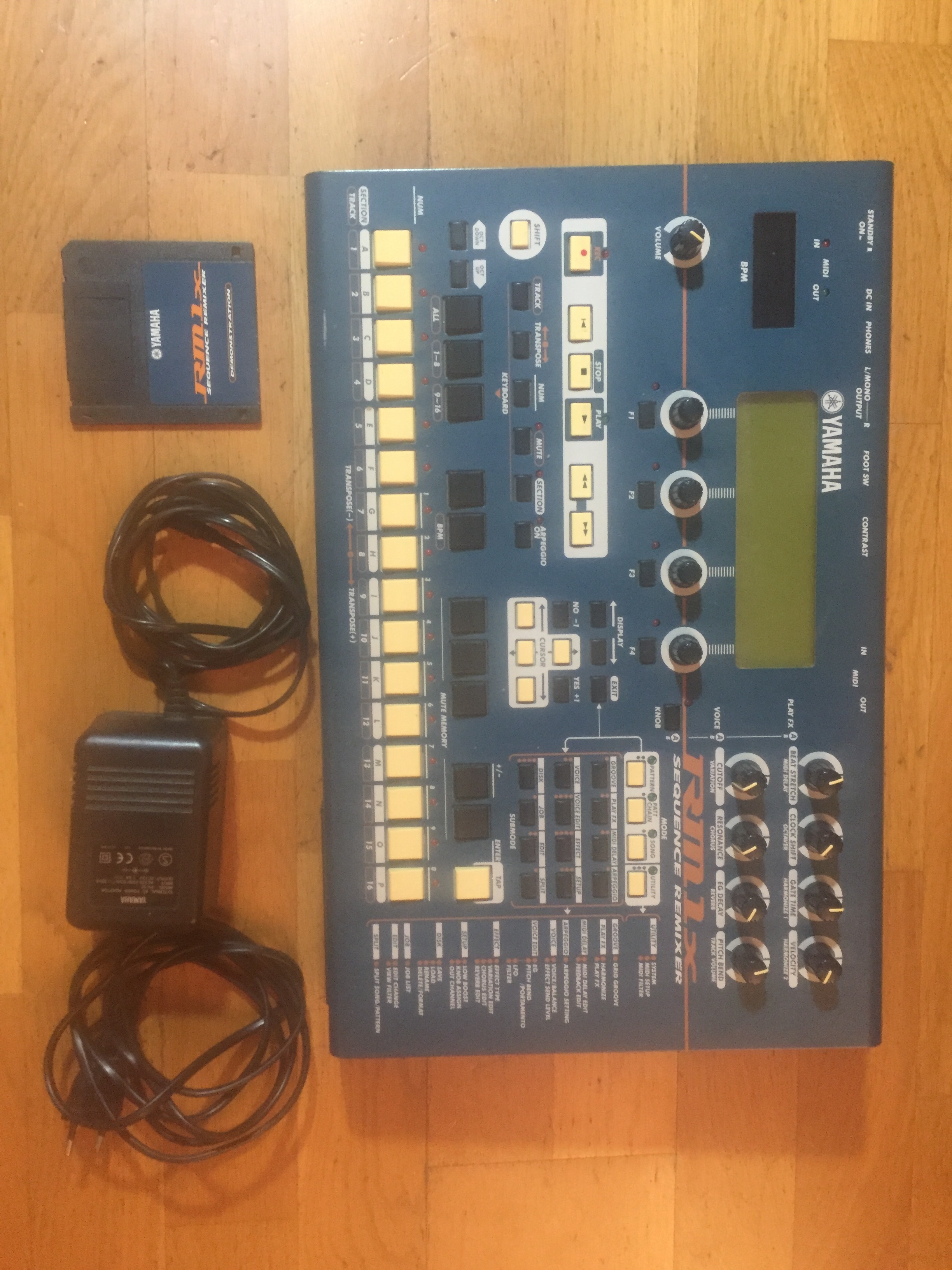 RM1X - Yamaha RM1X - Audiofanzine