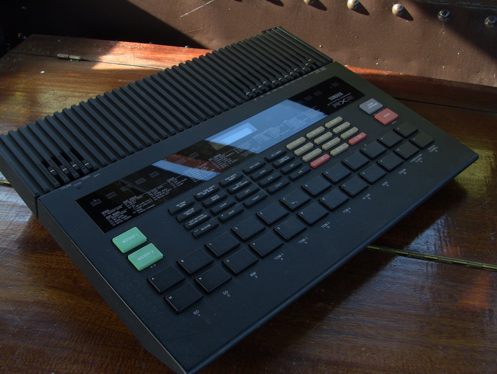 RX5 Yamaha RX5 Audiofanzine