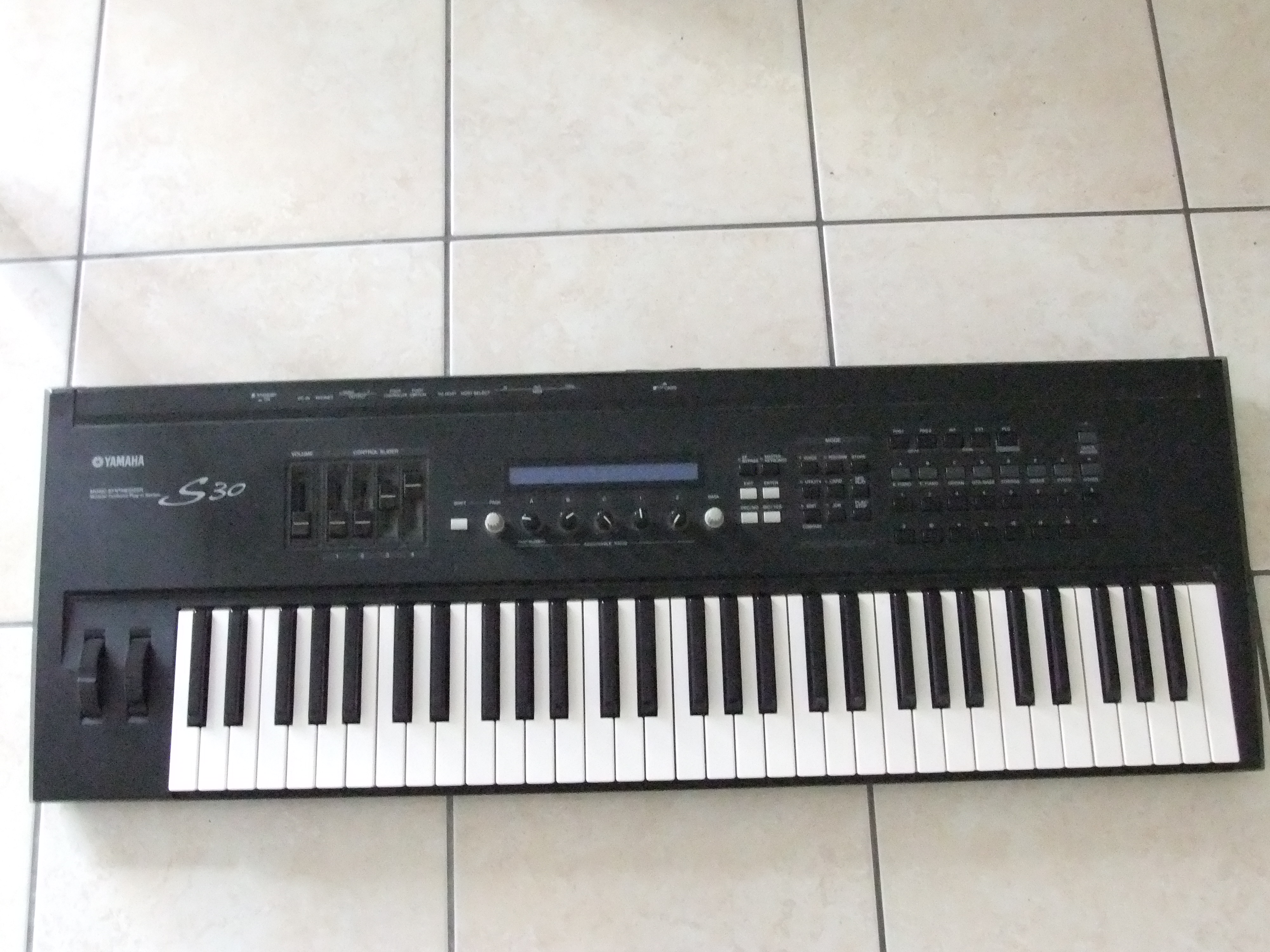 S30 Yamaha S30 Audiofanzine