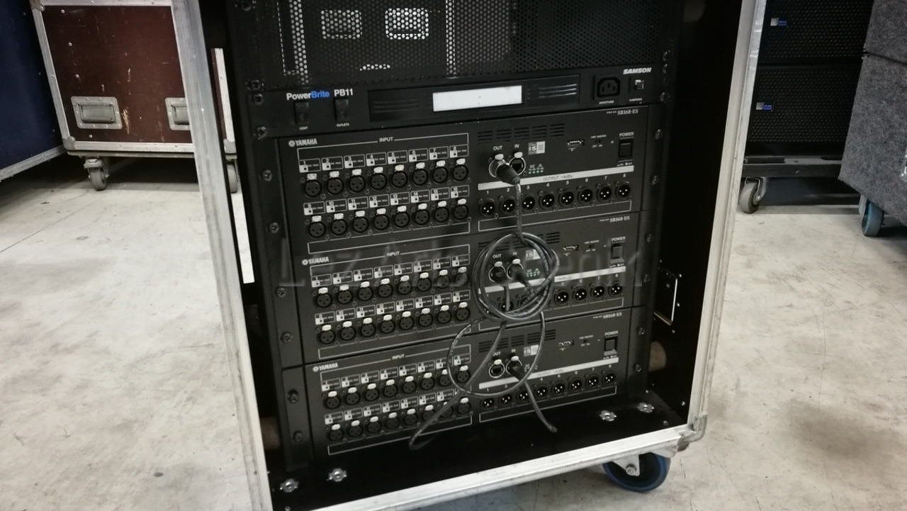 SB168ES Stage Box Yamaha SB168ES Stage Box Audiofanzine