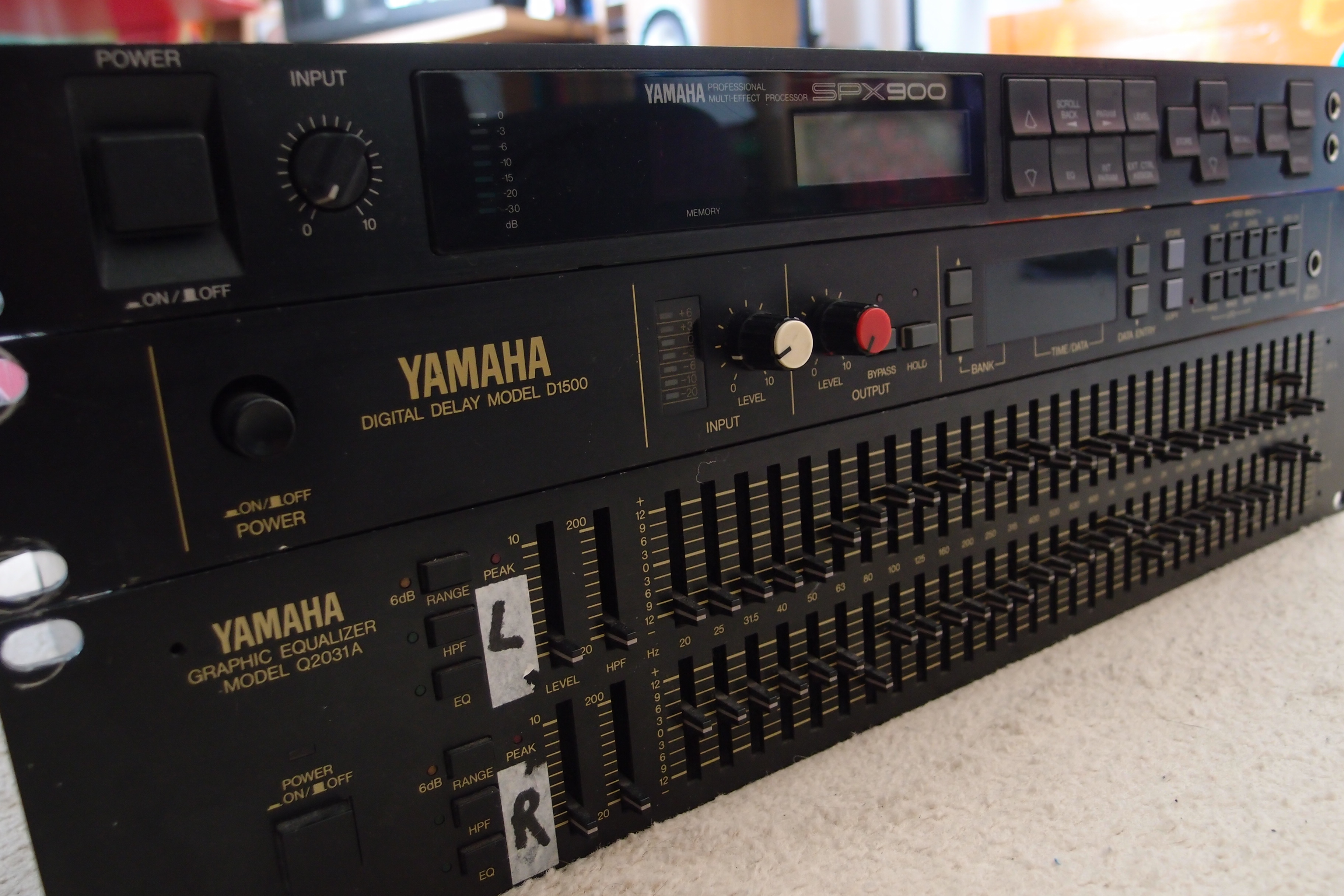 Photo Yamaha SPX900 Yamaha SPX900 (824) (371061) Audiofanzine