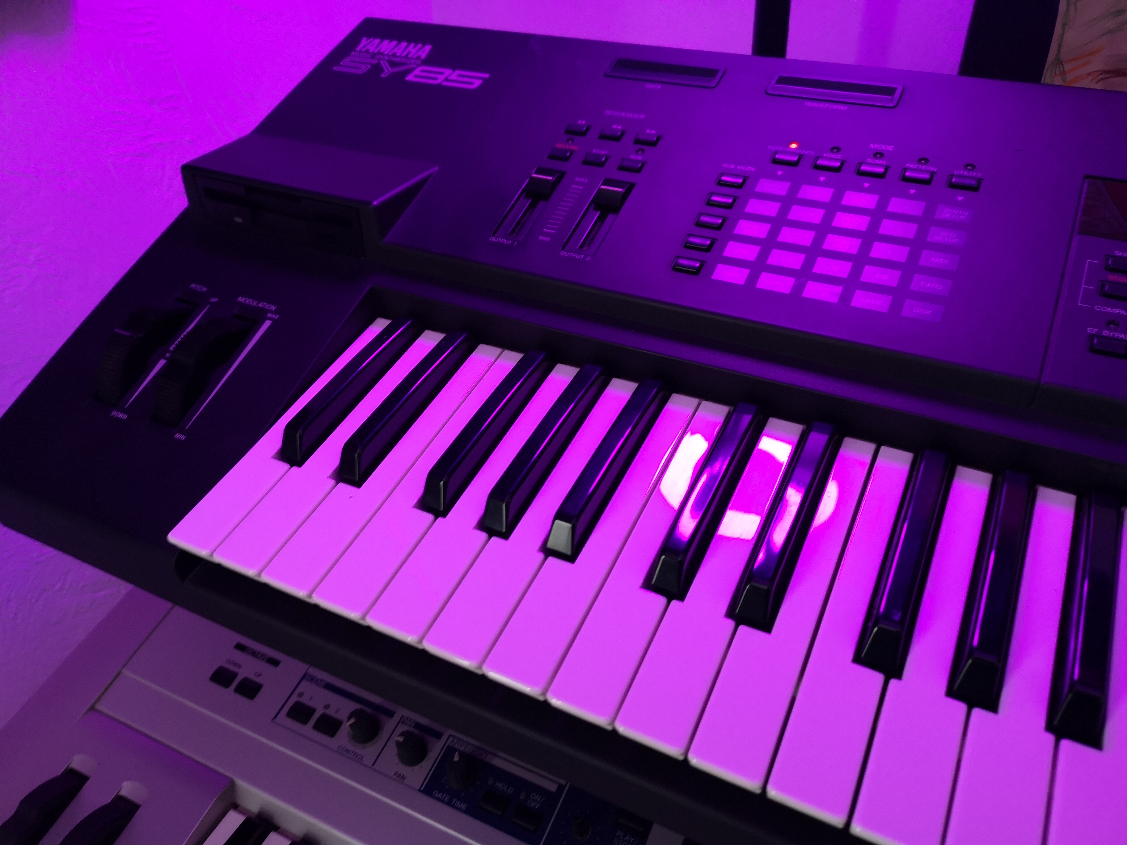 SY85 Yamaha SY85 Audiofanzine