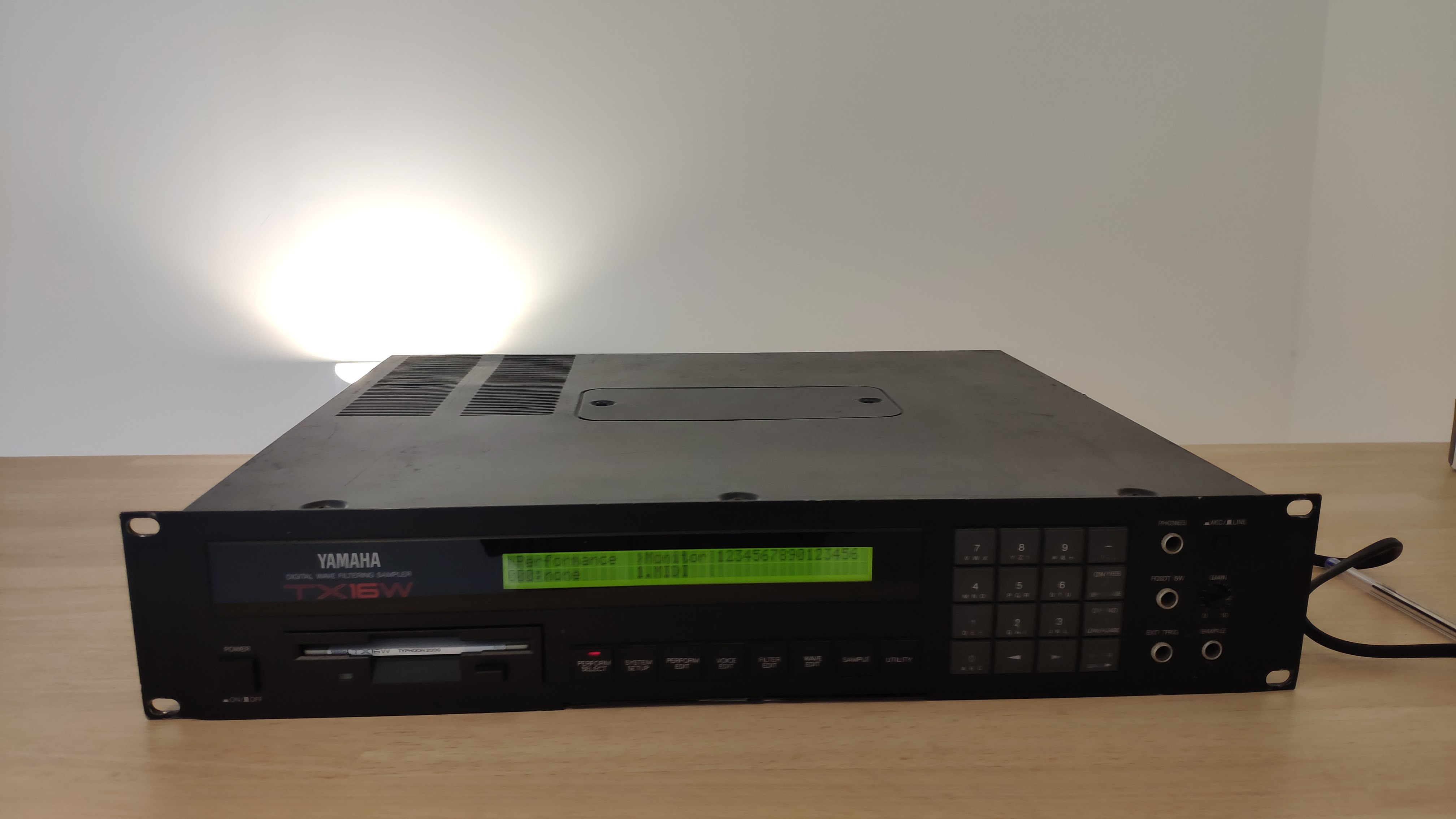 TX16W Yamaha TX16W Audiofanzine