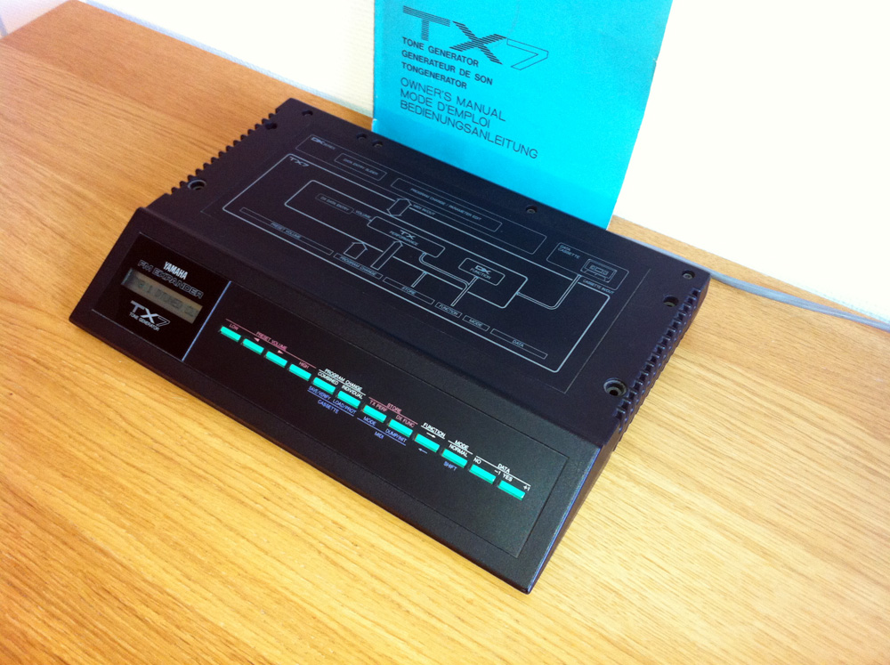 Photo Yamaha TX7 Yamaha TX7 (72623) (1072914) Audiofanzine