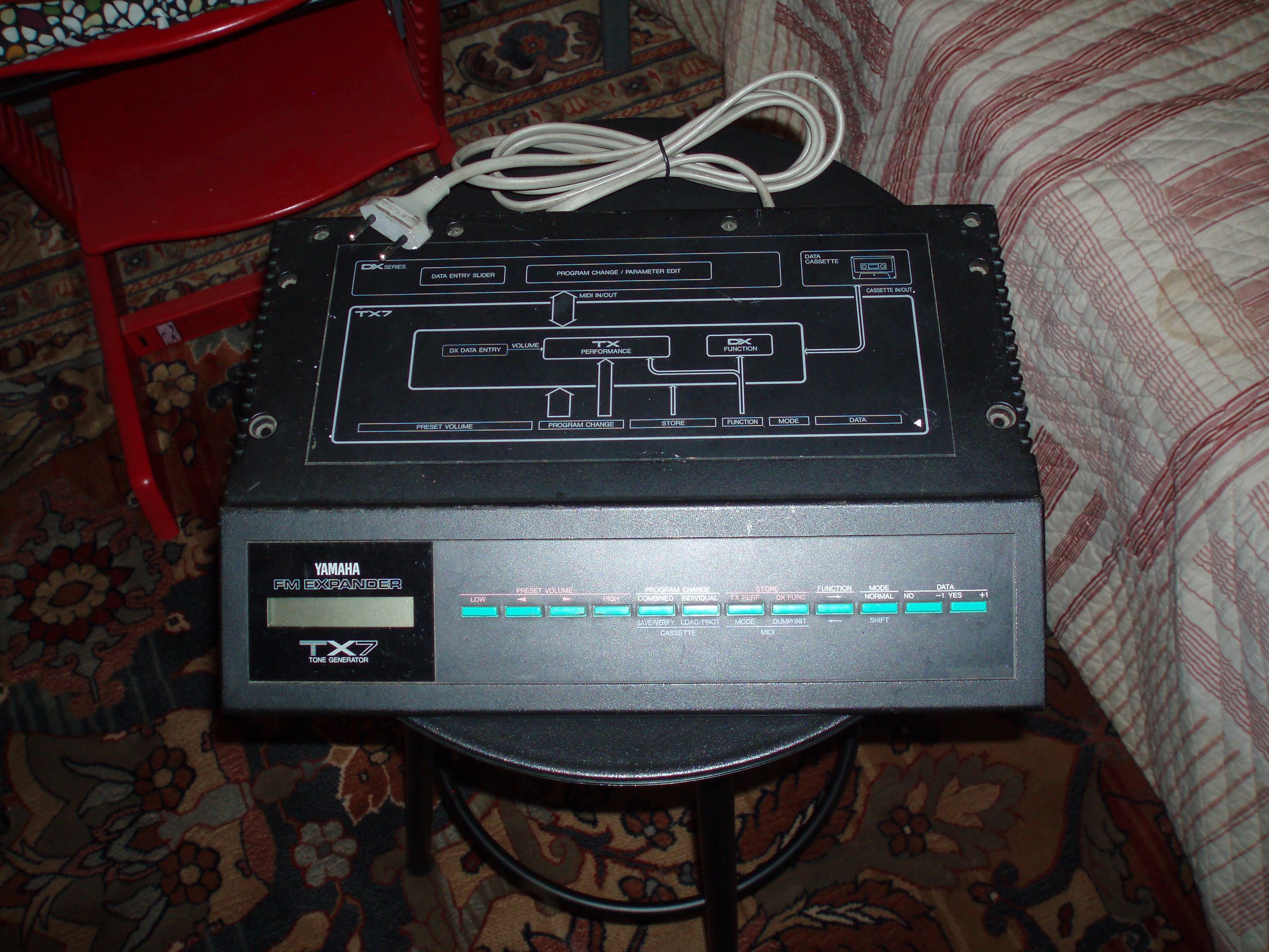 Photo Yamaha TX7 Yamaha TX7 (64277) (1488199) Audiofanzine