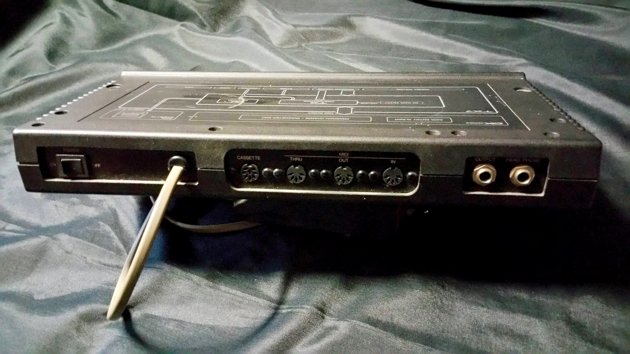 Photo Yamaha TX7 Yamaha TX7 (58292) (1541779) Audiofanzine