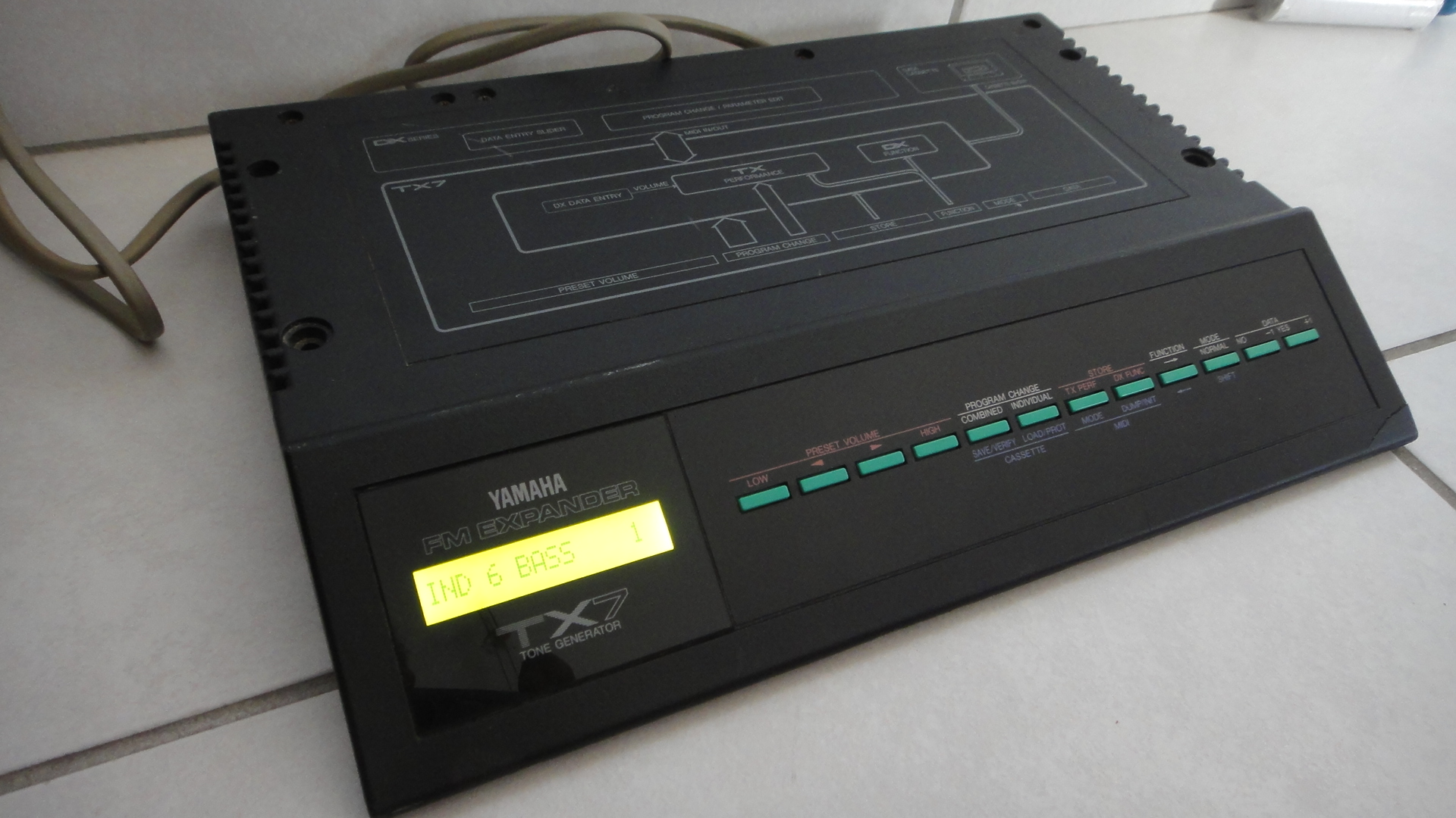 Photo Yamaha TX7 Yamaha TX7 (2382) (1583888) Audiofanzine