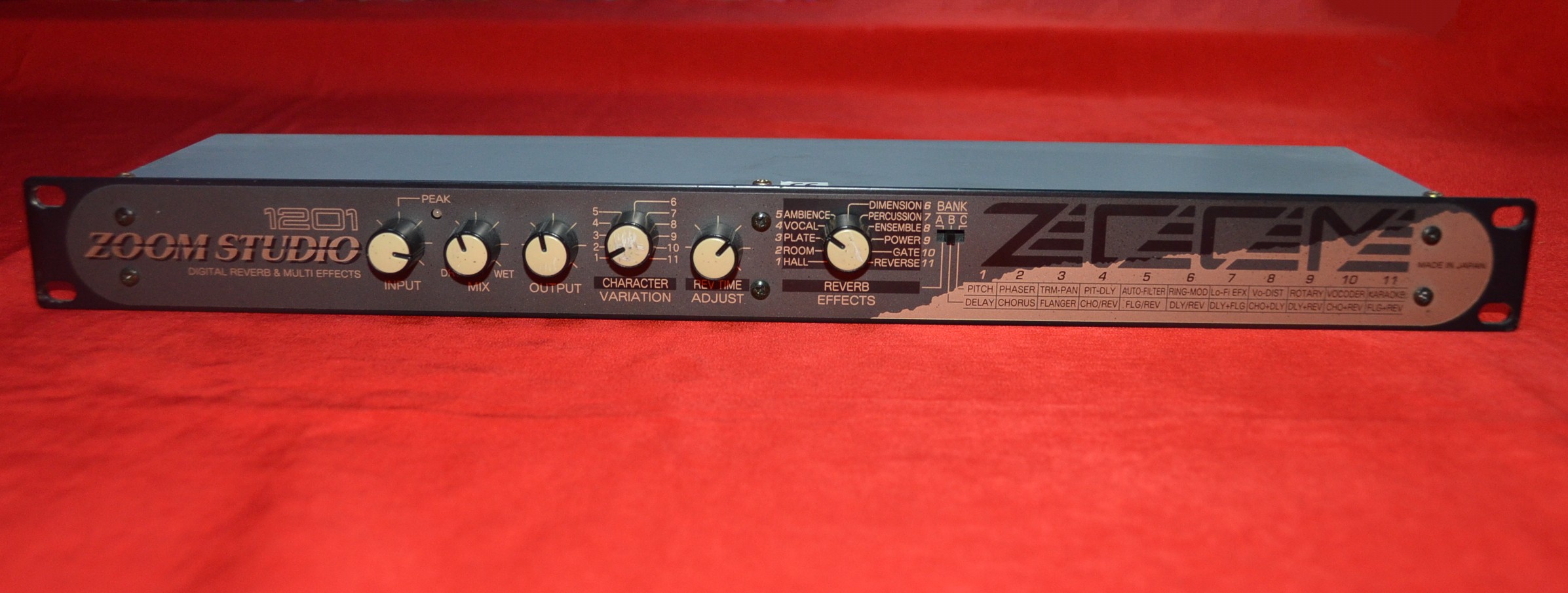 Photo Zoom 1201 Zoom Studio 1201 (514651) Audiofanzine