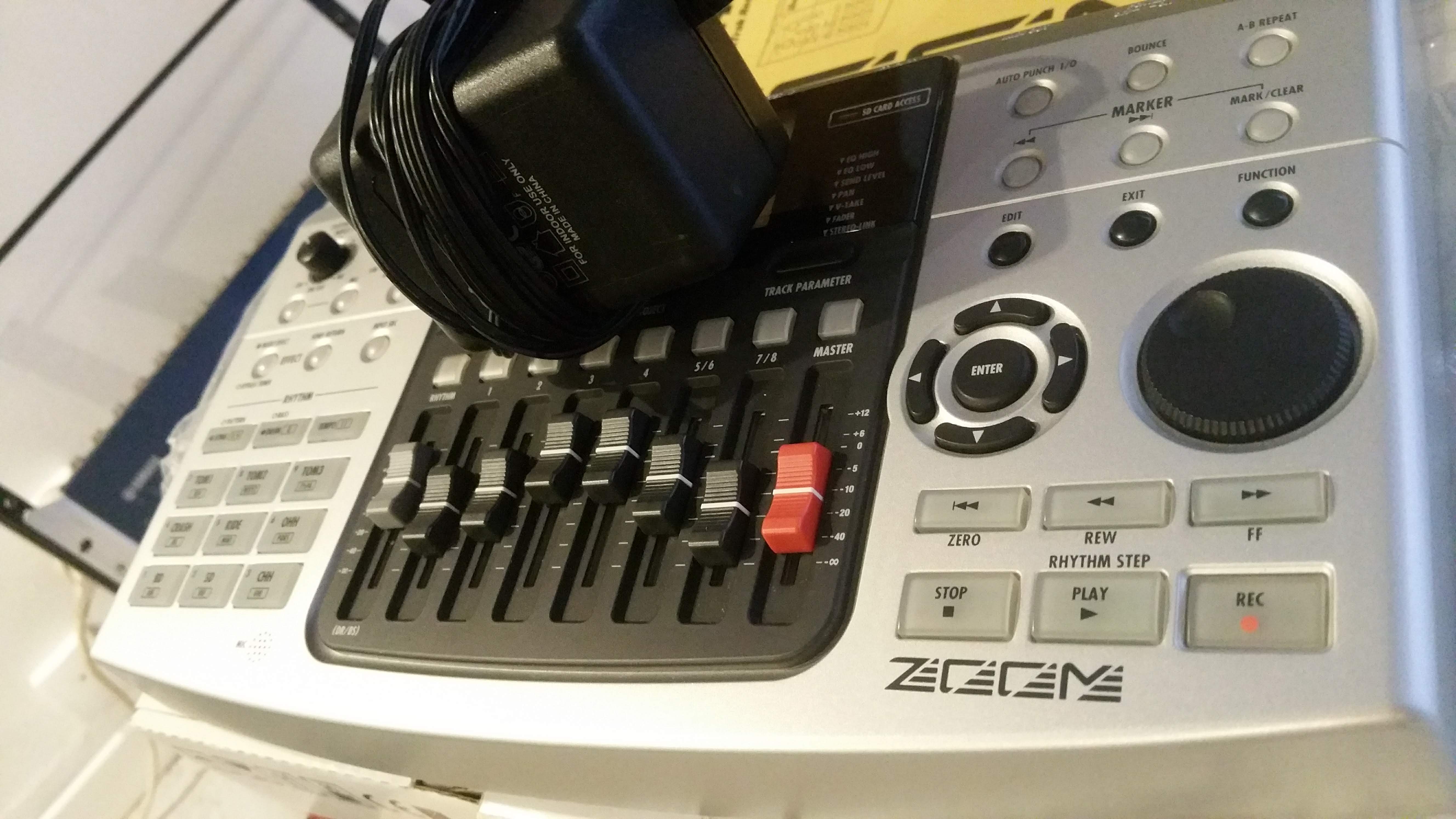 MRS8 Zoom MRS8 Audiofanzine