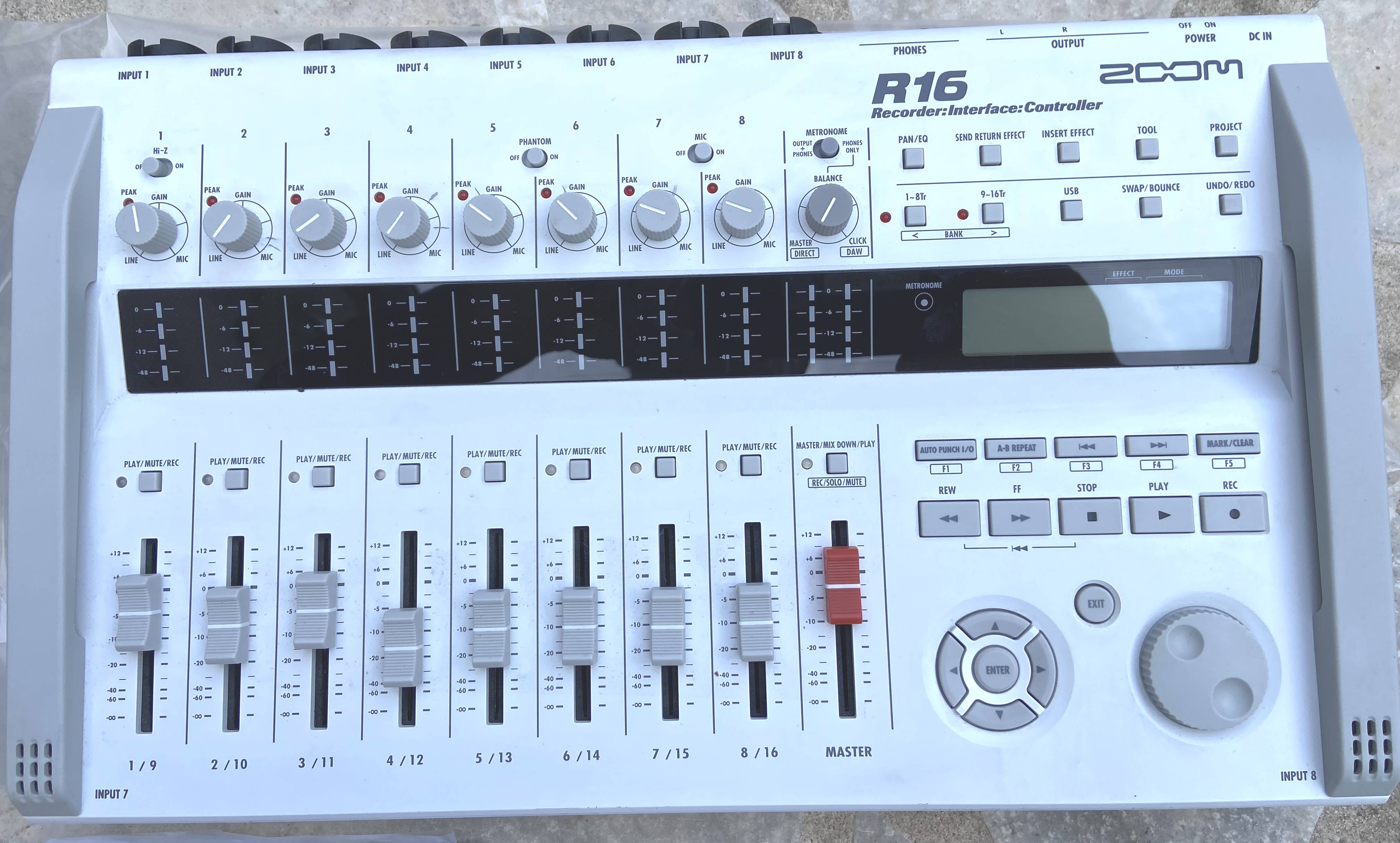 R16 Zoom R16 Audiofanzine