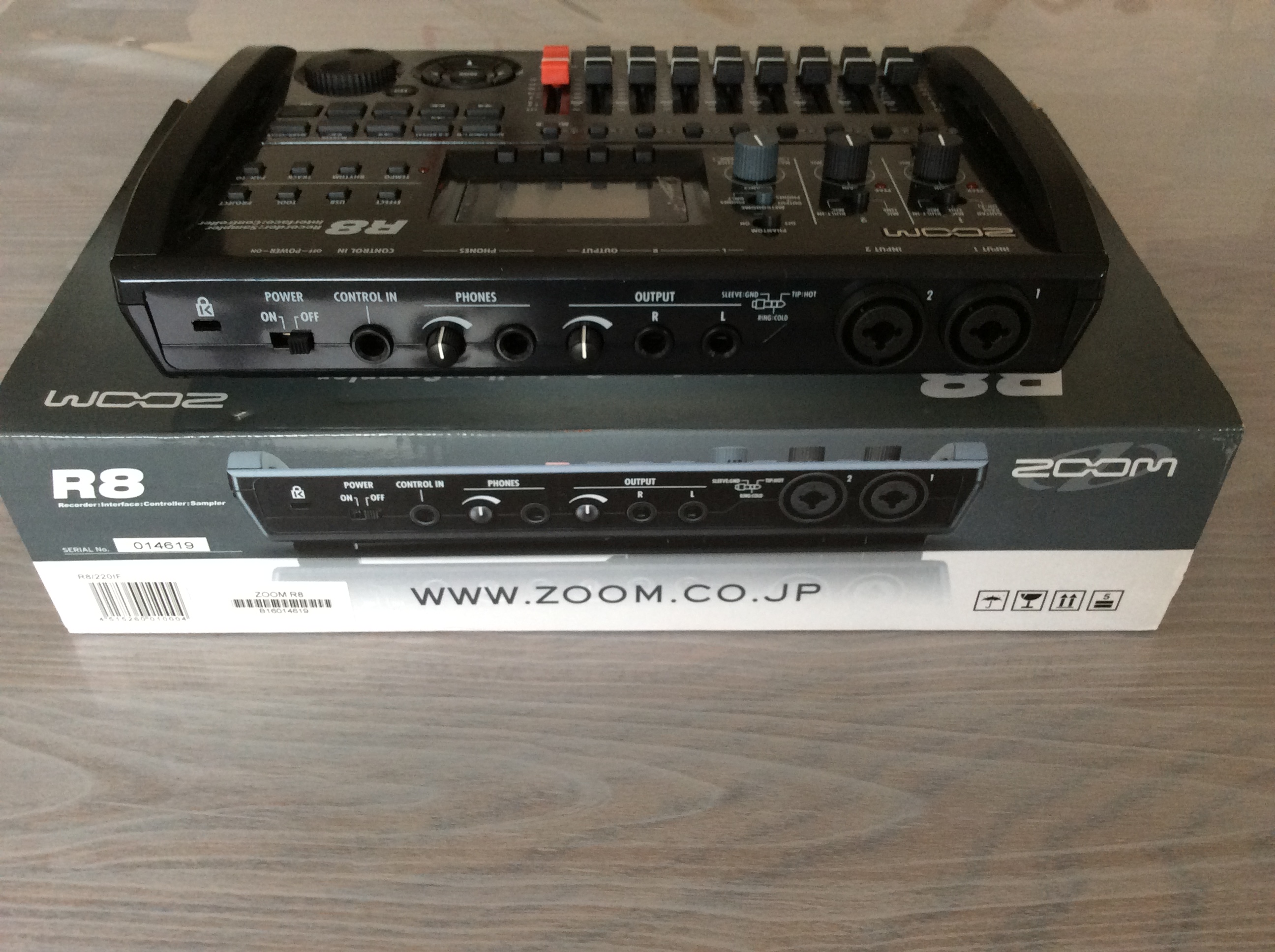 R8 Zoom R8 Audiofanzine