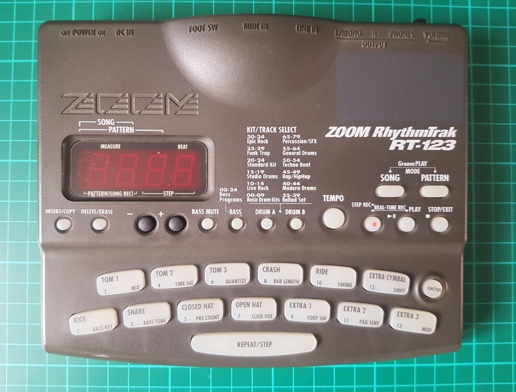 ZOOM RhythmTrak RT-123(フットスイッチ、純正ACアダプタ) - 器材