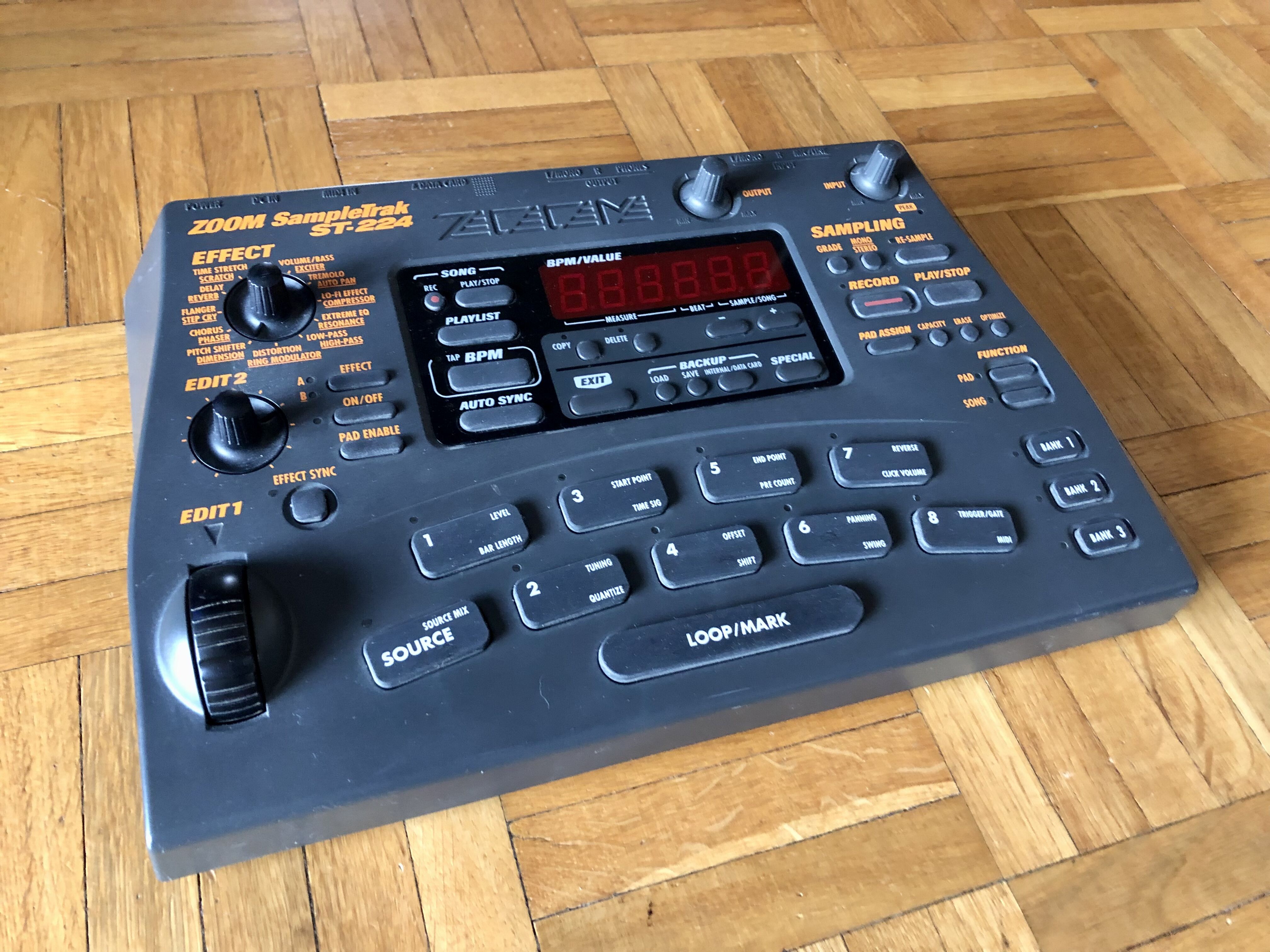 ST-224 - Zoom ST-224 - Audiofanzine