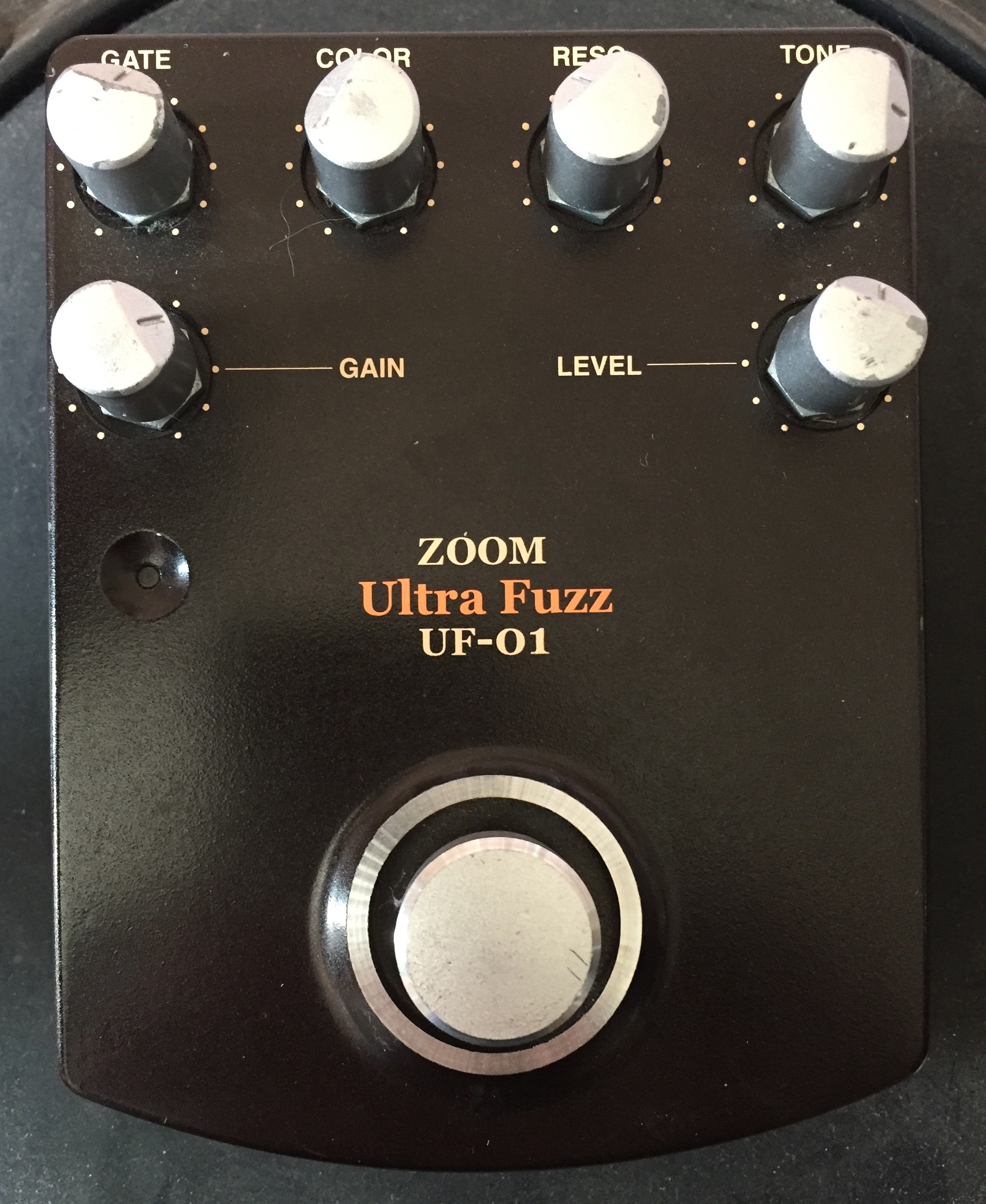 UF-01 Ultra Fuzz - Zoom UF-01 Ultra Fuzz - Audiofanzine