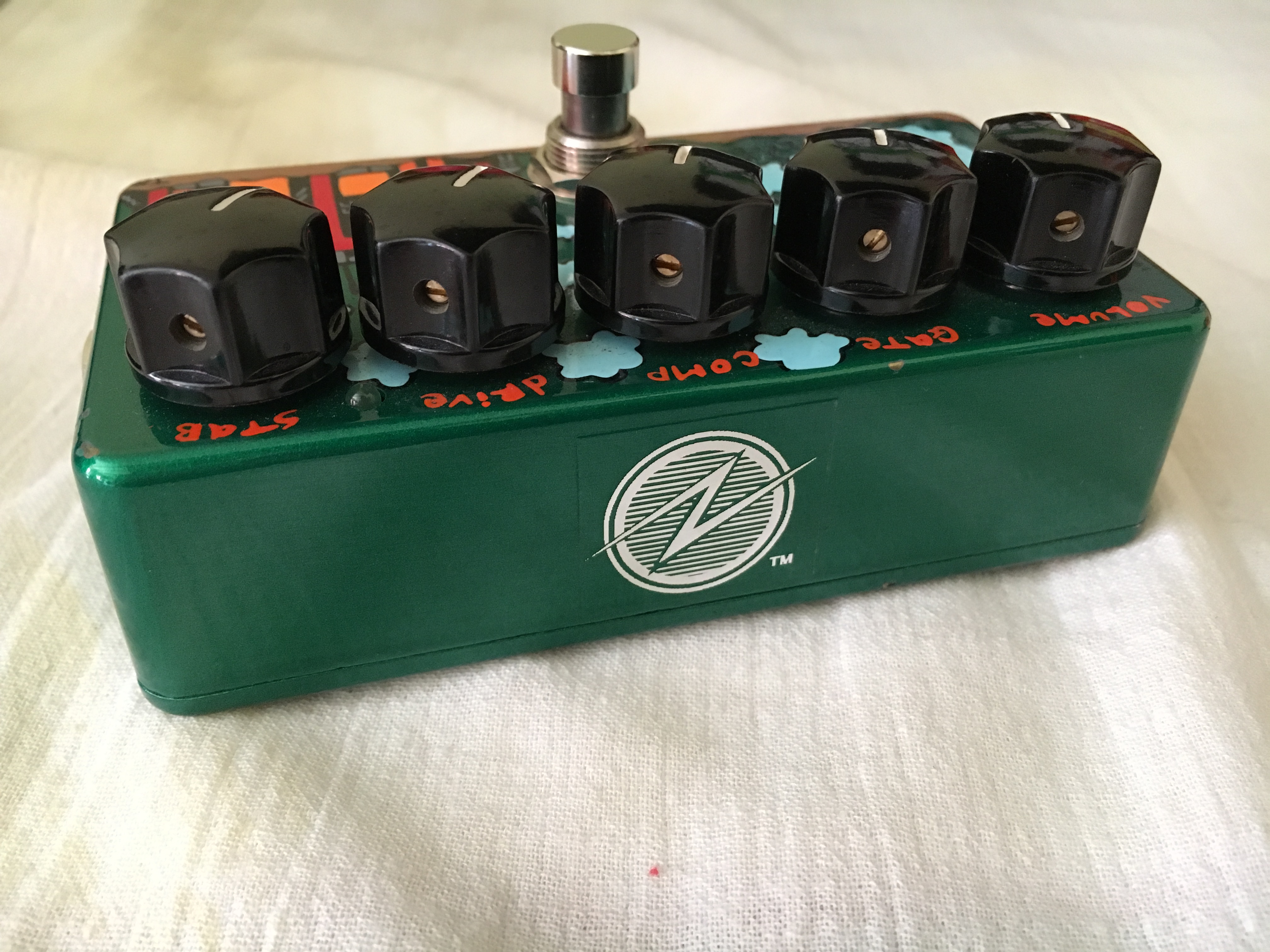Zvex Fuzz Factory - Audiofanzine