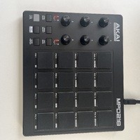 Vends Akai MPD218 - Controller USB Midi Pads - Surface de control + Cable USB...