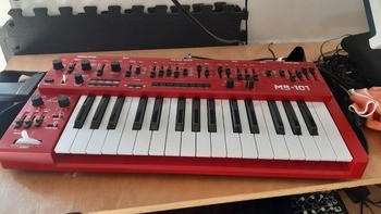 Behringer MS-1 mkI (écrit 101) ROUGE =) - 180 €