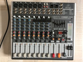 Behringer XENYX X1204USB table de mixage studio/live