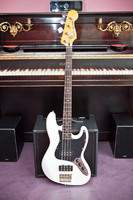 Fender Modern Player Jazz Bass