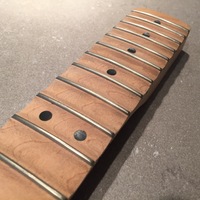 Manche Fender Stratocaster scallopé à la Yngwie Malmteen - 180 €