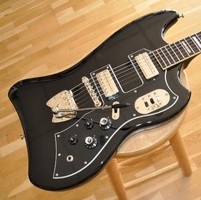 Guild T-Bird S-200 Black Reissue (2017 Made In Korea) - 1 199 €