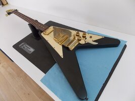 Vends Gibson Custom Shop Lenny Kravitz ’67 Flying V – 032/125 - 12 900 €