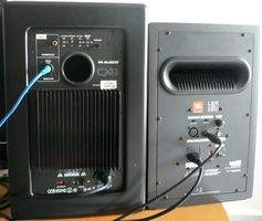 JBL LSR2328P et M-Audio CX8