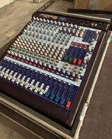 Console Midas Venice 160 en flycase - 1 000 €