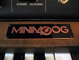 MiniMoog Voyager XL