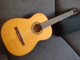 Vends ancienne guitare classique du luthier Louis Patenotte - 60 €