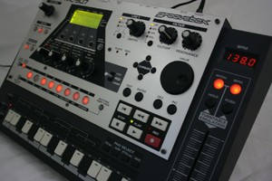 Roland MC-307
