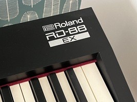 Roland RD-88 EX comme neuf sous garantie - 900 €