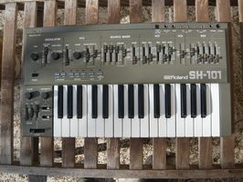 roland-sh-101-531182.jpg