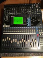 Console de mixage 52 canaux 33 bus 17 faders Sonic View 16 Tascam