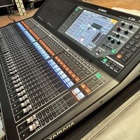 Yamaha QL5 avec flight-case - 8 290 €