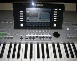 Yamaha Tyros 3