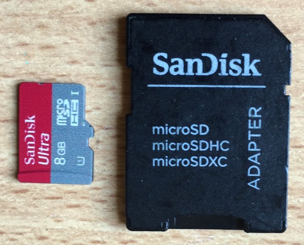 03 Carte microSDHC + Adaptateur