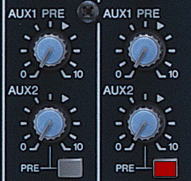 El switch pre/post para el auxiliar se debe cambiar a “pre” para usar con los monitores.