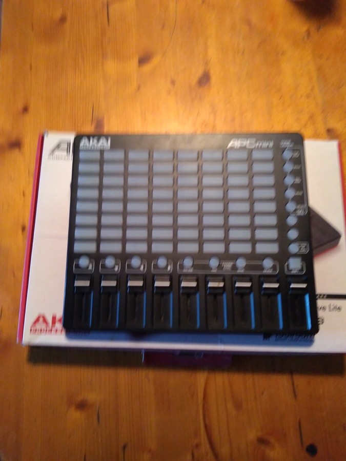 Akai APC Mini image (#2063138) - Audiofanzine