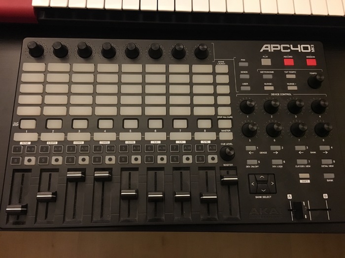 AKAI APC40 MKII (MK2)美品+spbgp44.ru