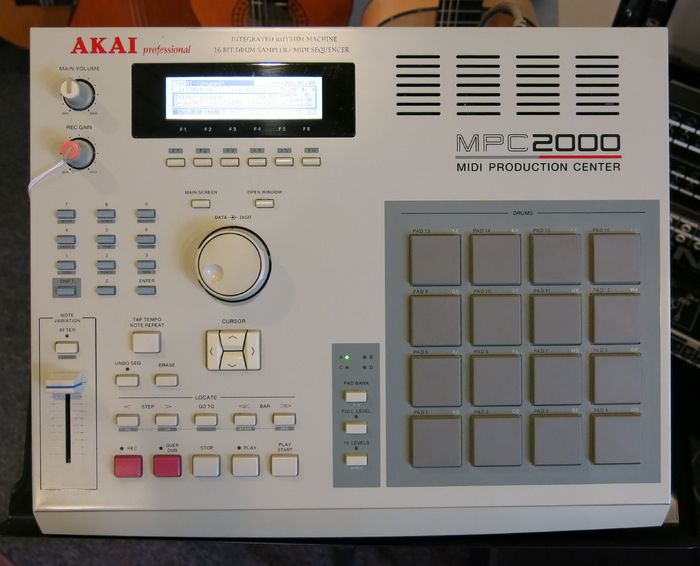 Akai MPC2000 image (#618501) - Audiofanzine