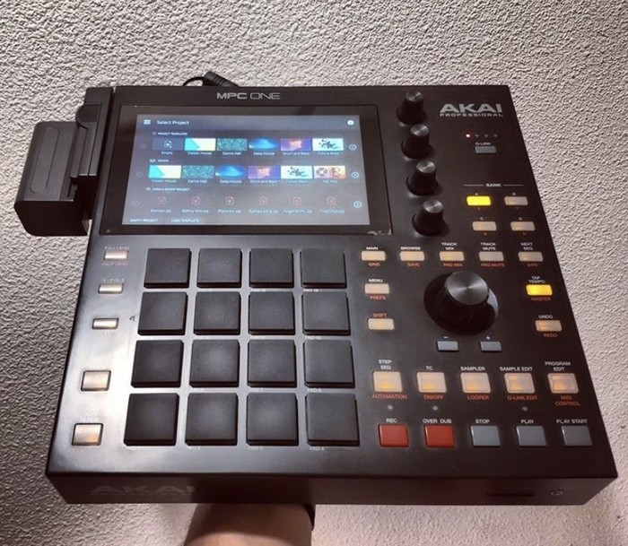 akai-professional-mpc-one-2944337.jpeg