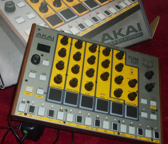 Tom Cat Akai Professional Tom Cat Audiofanzine
