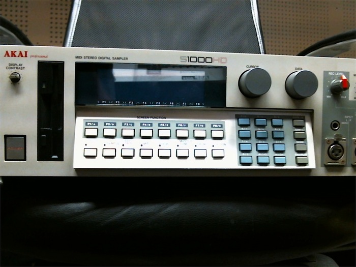 Akai S1000 image (1494449) Audiofanzine