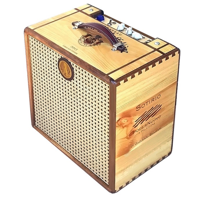 ashen-amps-goldy-handwired-3156288.jpg https://medias.audiofanzine.com/images/thumbs3/ashen-amps-goldy-handwired-3156288.jpg